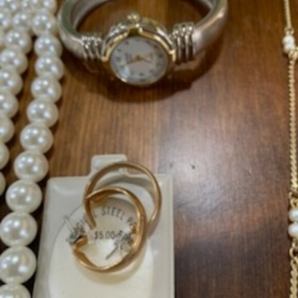 jewelry - Picture 1 of 1